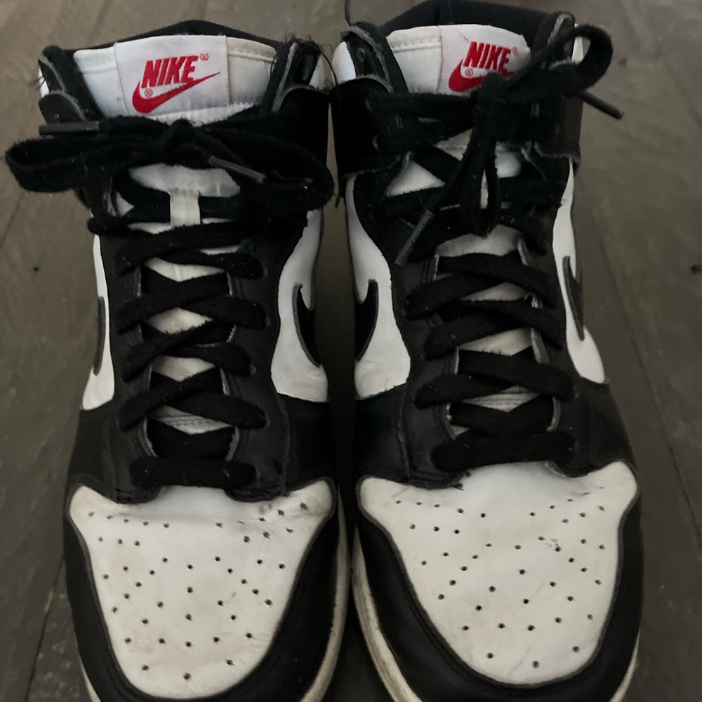 Nike Men's Black and White Sneakers